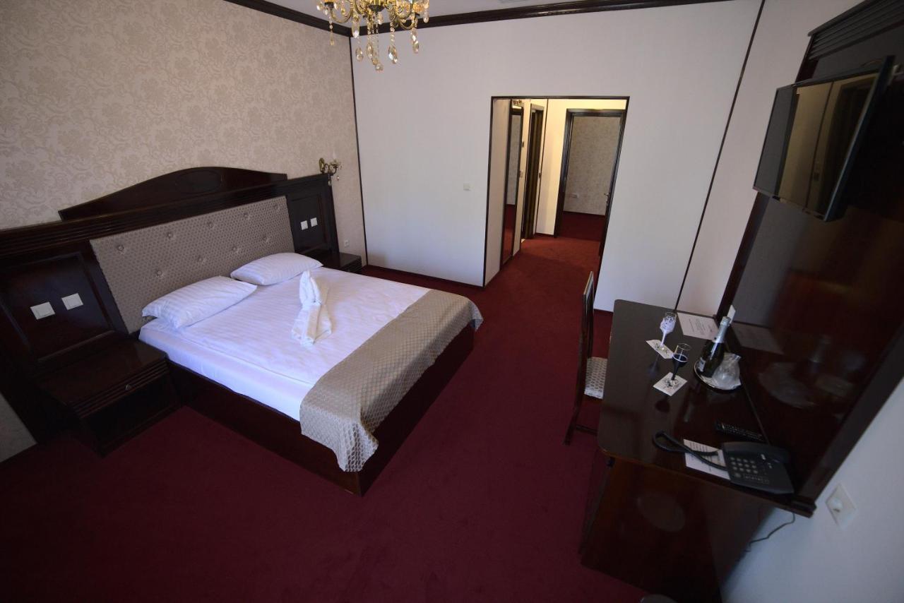 Hotel Onix Roman Luaran gambar