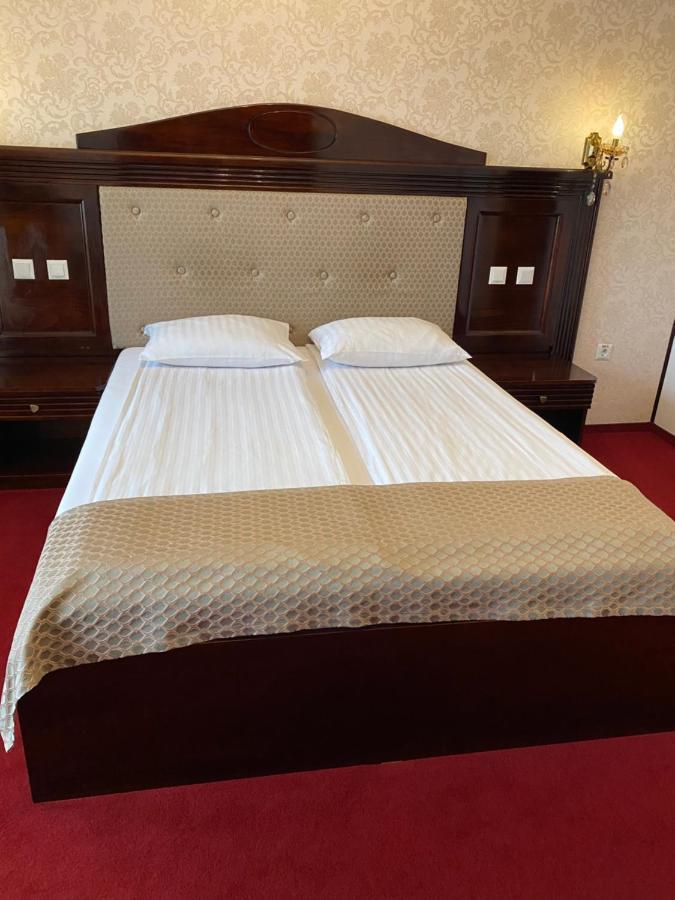 Hotel Onix Roman Luaran gambar