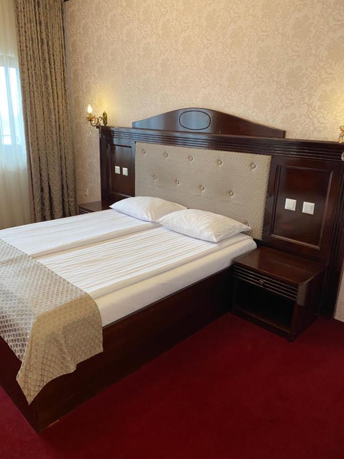Hotel Onix Roman Luaran gambar